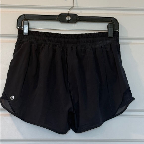 Lululemon Women’s Hotty Hot High-Rise Lined Short 2.5" Inseam Blue size 8 tall - Picture 2 of 5